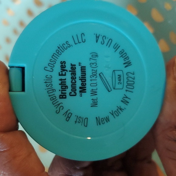 Concealer & Correction Bundle 🥳 - Picture 5 of 8